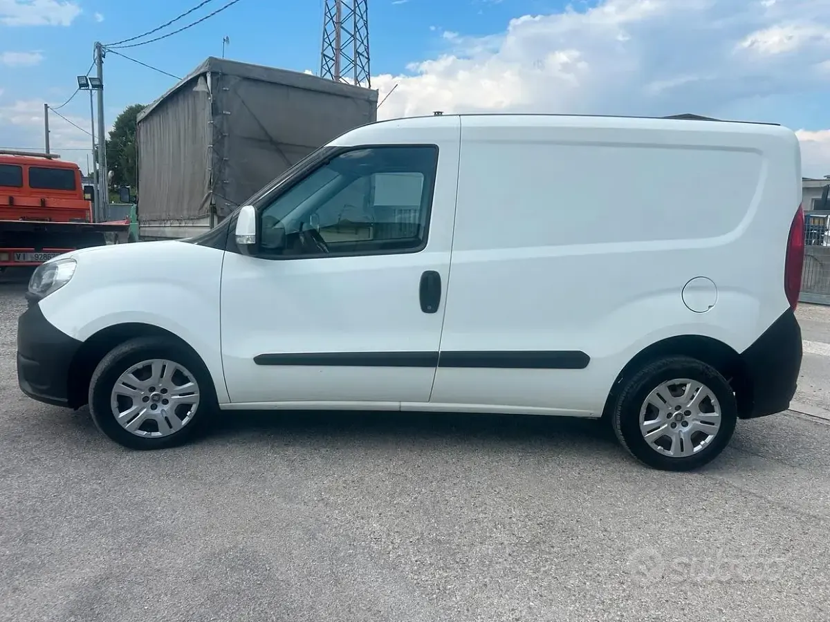 Usata Fiat Doblò 95 CV (69 kW) 2017 Bianco Monovolume