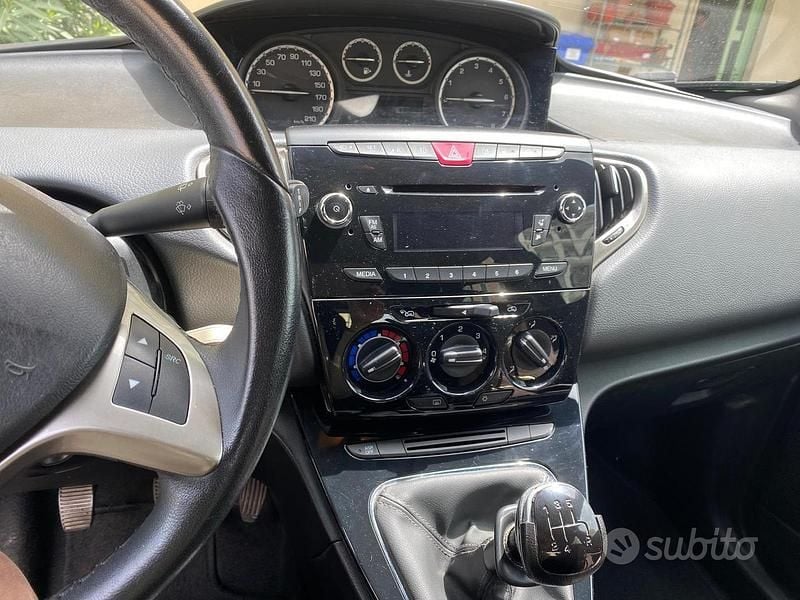 Gebraucht Lancia Ypsilon 85 PS (62 kW) 2014 Kleinwagen