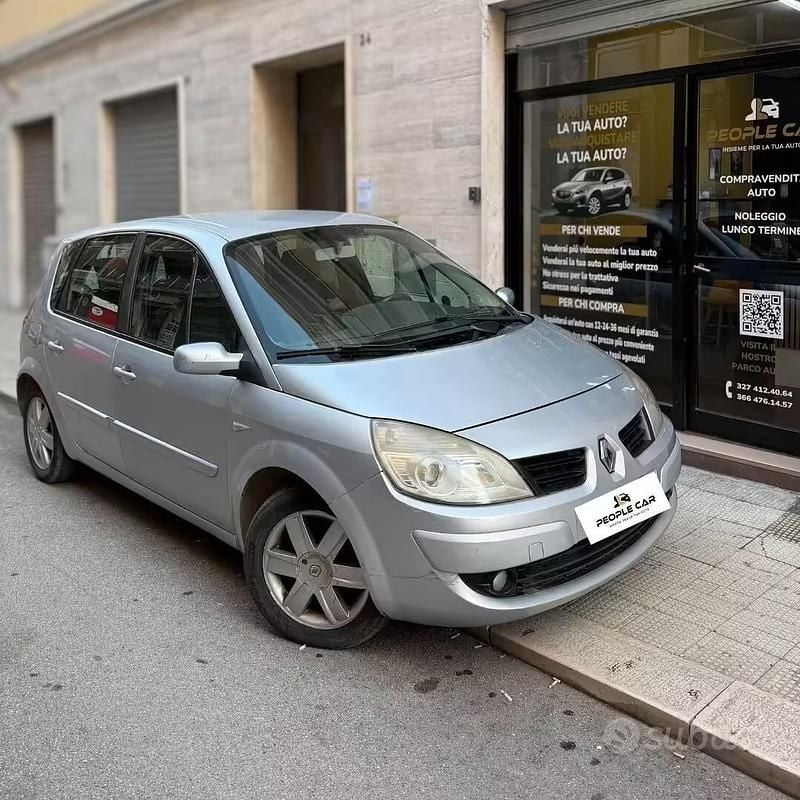 Usata Renault Scénic III 106 CV (77 kW) 2009 Grigio Monovolume