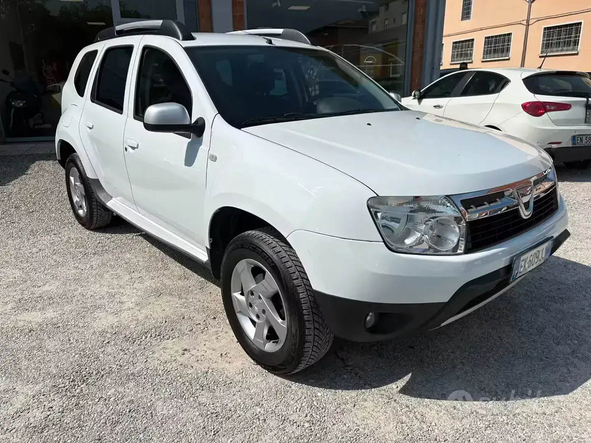 Usata Dacia Duster 105 CV (77 kW) 2011 Bianco SUV