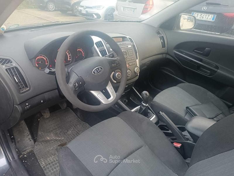 Usata Kia Ceed LX 125 CV (91 kW) 2010 Marrone Utilitaria