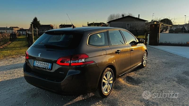 Usata 2015 Peugeot 308 SW Station wagon | 4800 € (Ottimo prezzo) - Immagine 1/4