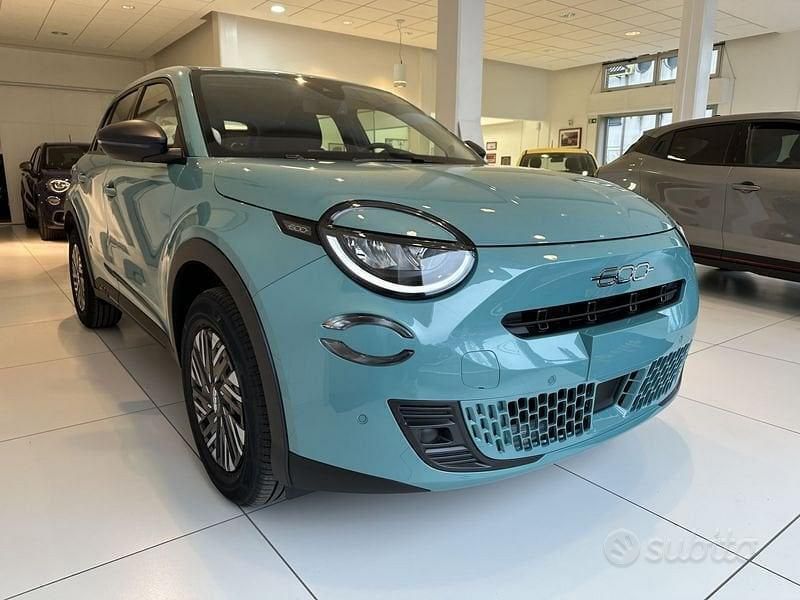 Nuova Fiat 600 110 CV (80 kW) 2025 Azzurro SUV