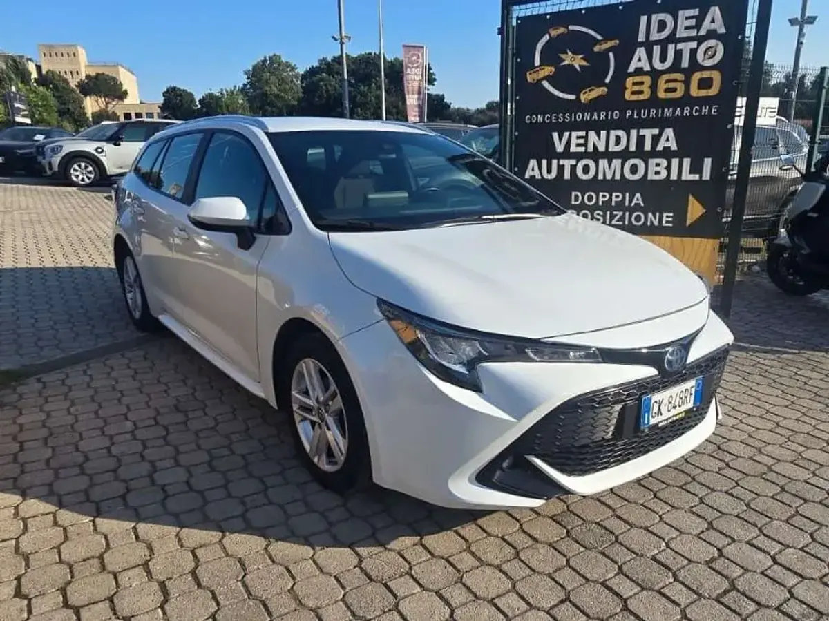 Usata Toyota Corolla Business Edition 98 CV (72 kW) 2022 Bianco Station wagon