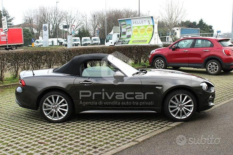 Usata Fiat 124 Spider Lusso 140 CV (102 kW) 2017 Grigio Cabrio