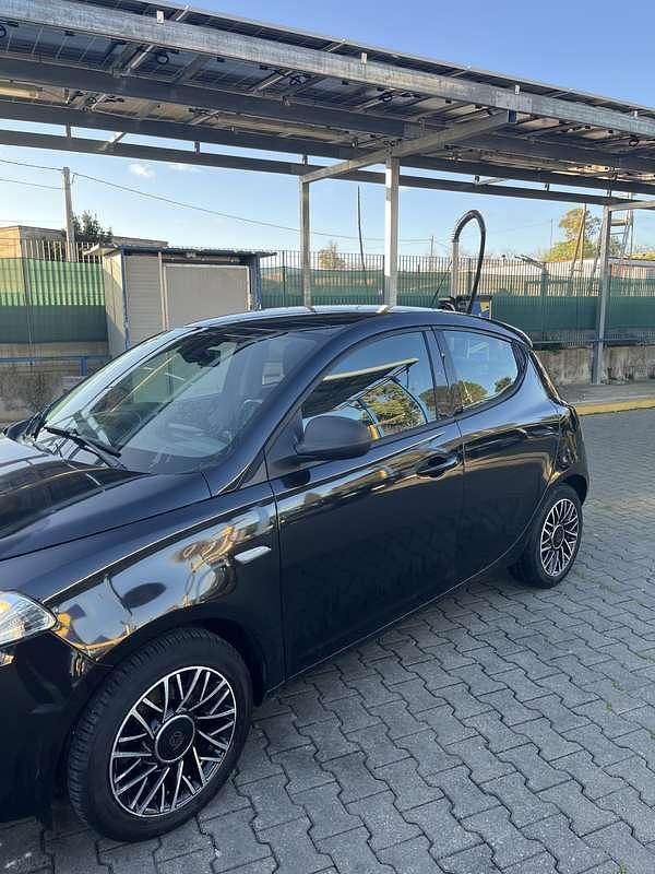 Usata Lancia Ypsilon S 69 CV (50 kW) 2014 Utilitaria