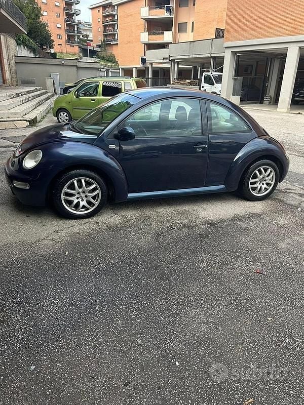 Usata VW Beetle 102 CV (75 kW) 2001 Blu Utilitaria