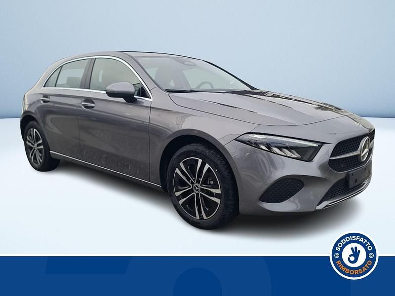 Nuova Mercedes A250 Advanced 218 CV (160 kW) 2025 Grigio metallizzato