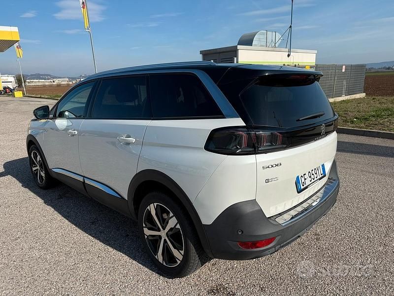 Usata Peugeot 5008 Allure 131 CV (96 kW) 2021 Bianco SUV