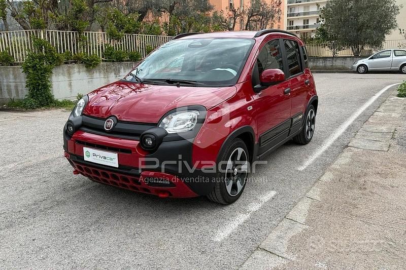 Usata Fiat Panda Cross Cross 69 CV (50 kW) 2025 Rosso Utilitaria