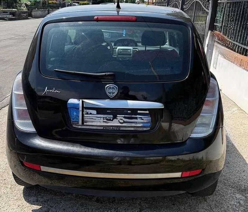 Usata Lancia Ypsilon 75 CV (55 kW) 2010 Nero Utilitaria