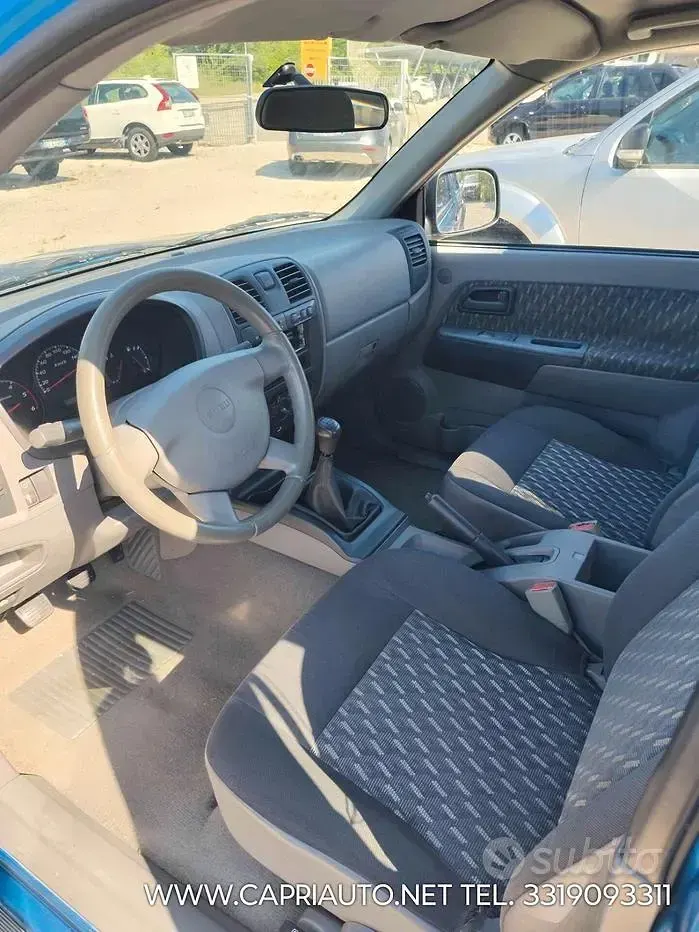 Usata Isuzu D-Max 101 CV (74 kW) 2005 Blu Pick-up