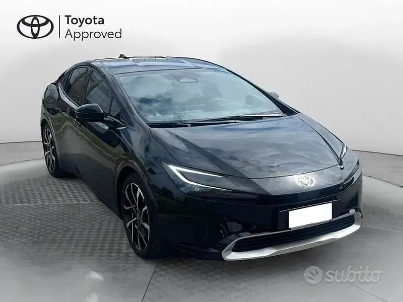 Usata Toyota Prius Plug-in Hybrid Lounge 222 CV (163 kW) 2024 Nero Utilitaria