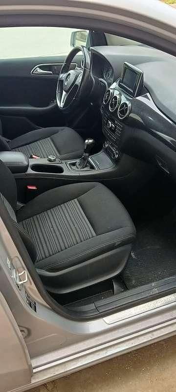 Usata Mercedes B180 Premium 109 CV (80 kW) 2014 Grigio Monovolume