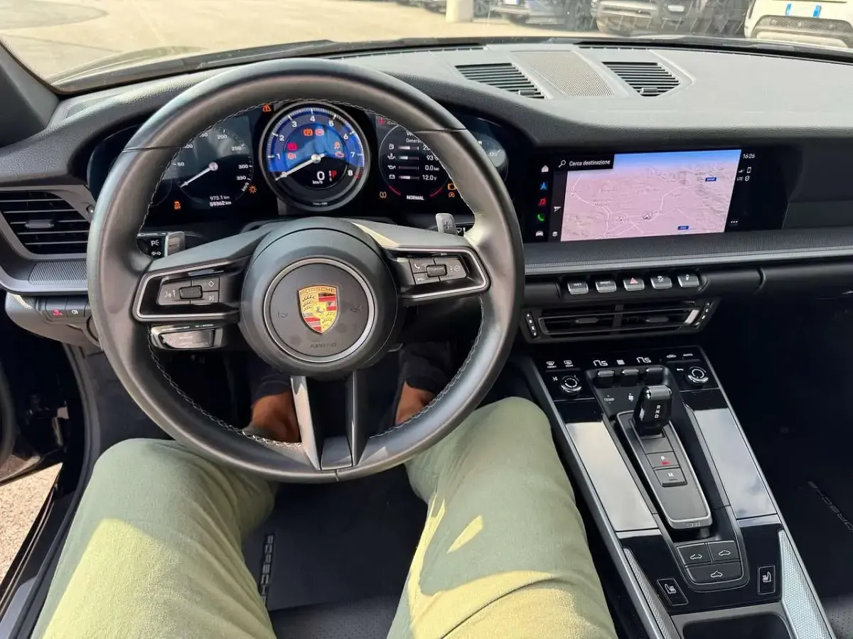 Usata Porsche 911 Carrera 385 CV (283 kW) 2022 Viola Coupé
