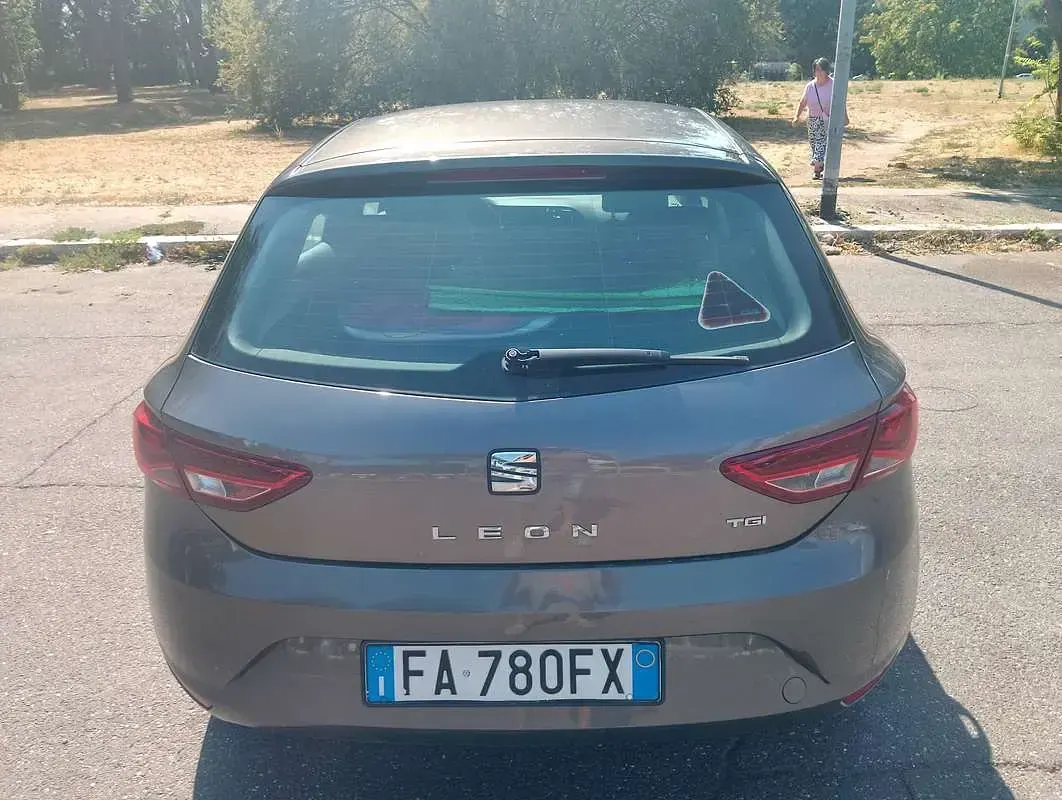 Usata Seat Leon Reference 110 CV (80 kW) 2015 Grigio Berlina