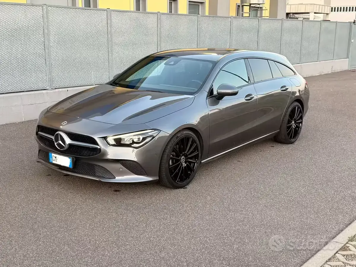 Usata Mercedes CLA200 2022 Grigio Coupé