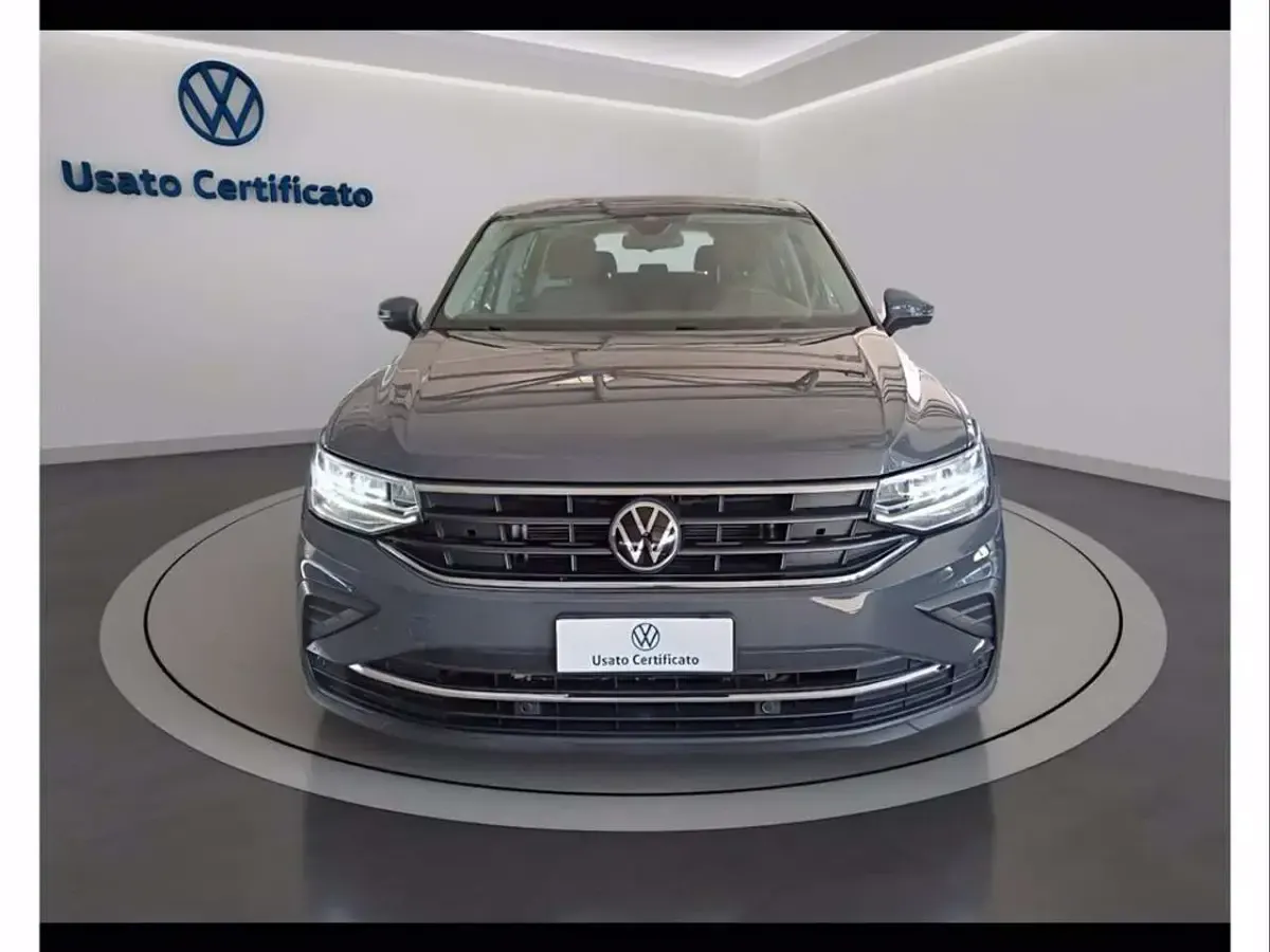 Usata VW Tiguan Life 150 CV (110 kW) 2022 Dolphin grey SUV