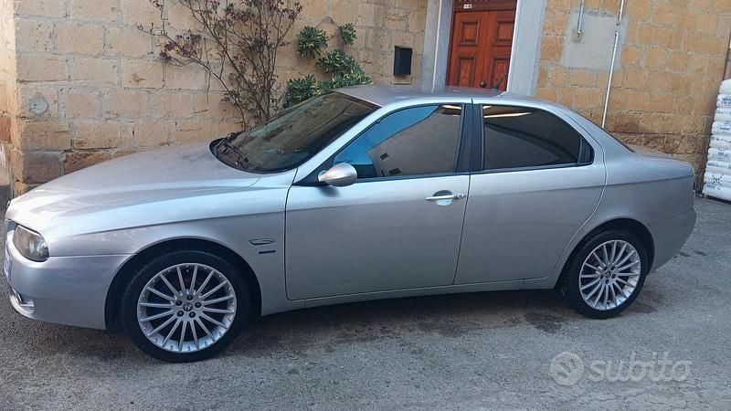 Usata Alfa Romeo 156 150 CV (110 kW) 2004 Grigio Berlina
