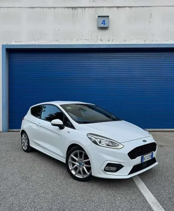 Usata Ford Fiesta ST-Line 140 CV (102 kW) 2019 Bianco Utilitaria