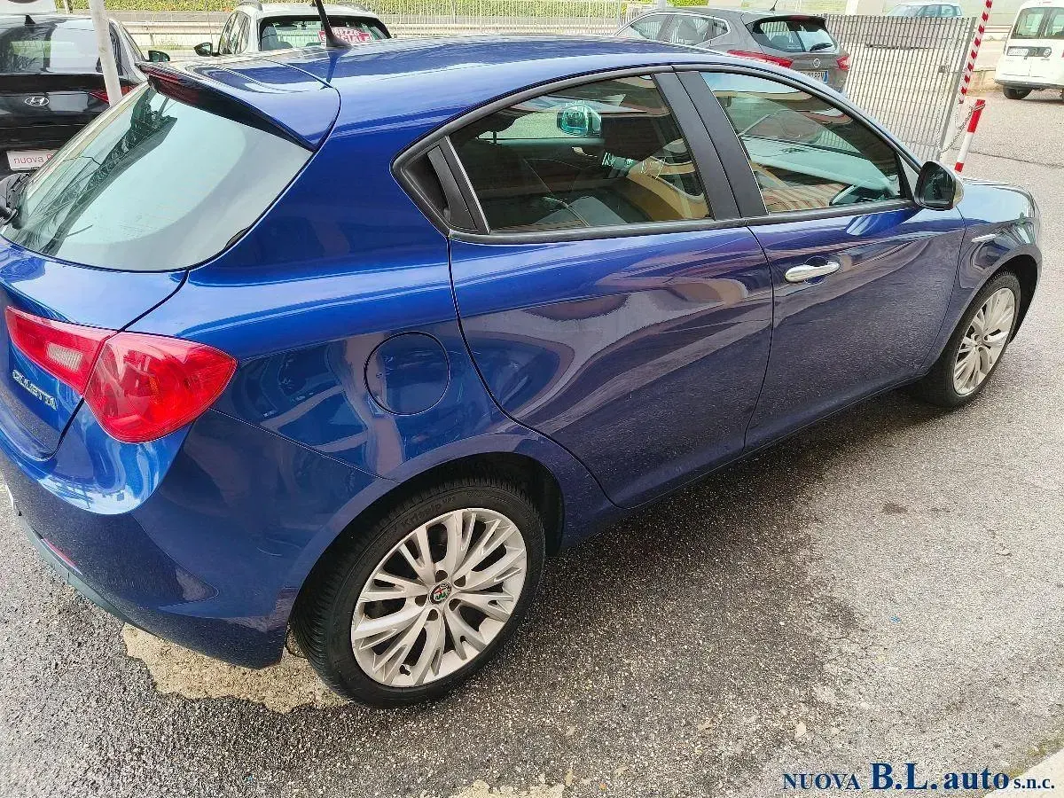 Usata Alfa Romeo Giulietta Super 120 CV (88 kW) 2017 Blu Utilitaria
