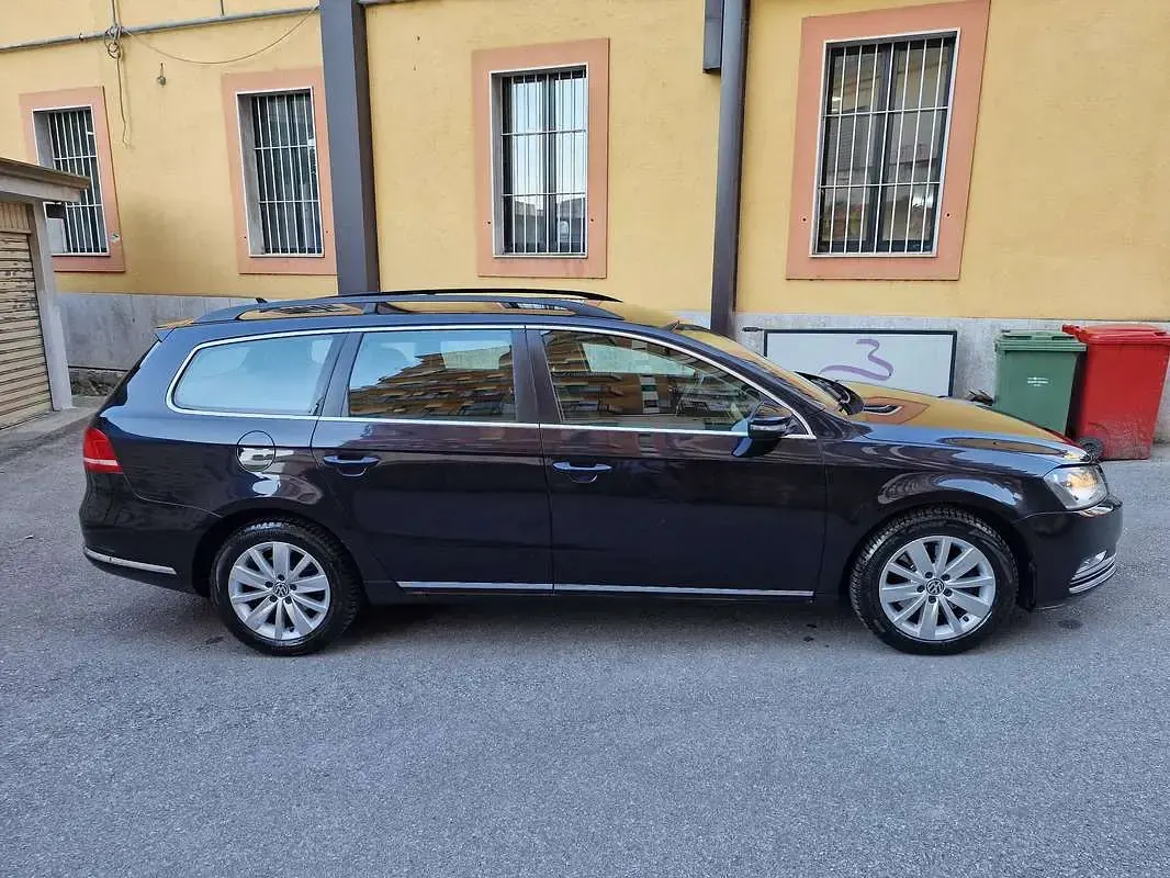 Usata VW Passat Comfortline 105 CV (77 kW) 2012 Nero Station wagon