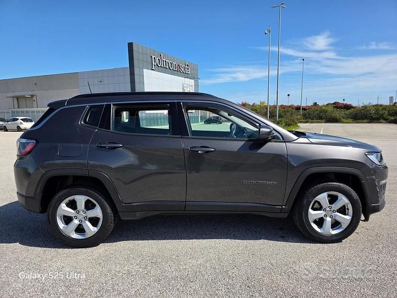 Usata Jeep Compass Limited 140 CV (102 kW) 2017 Grigio SUV