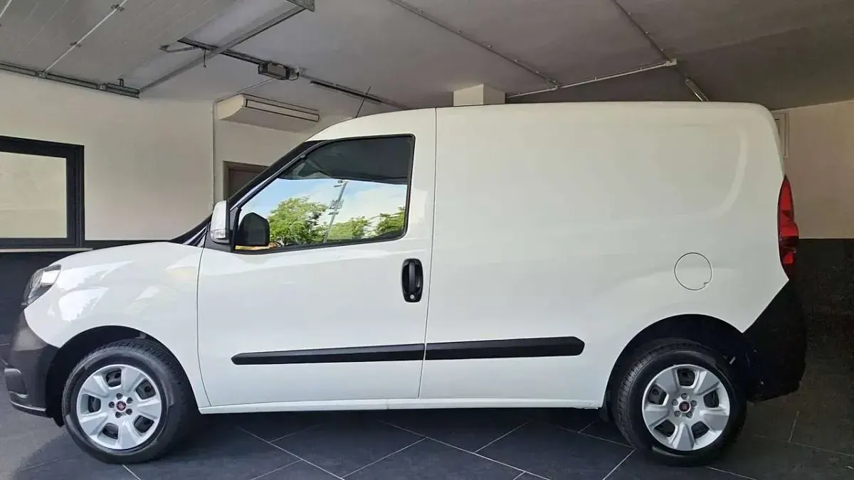 Usata Fiat Doblò 84 CV (61 kW) 2022 Bianco Monovolume