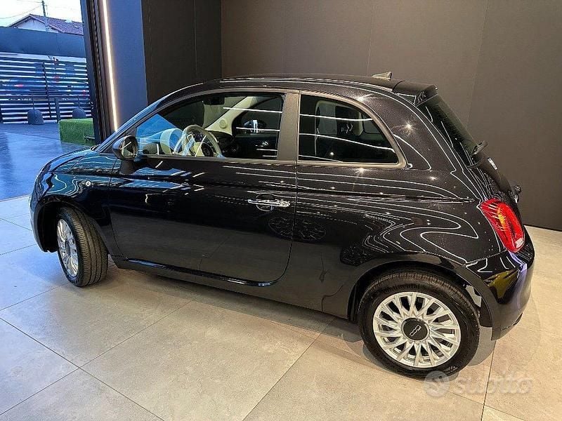Usata Fiat 500 Lounge 69 CV (50 kW) 2023 Nero metallizzato Utilitaria