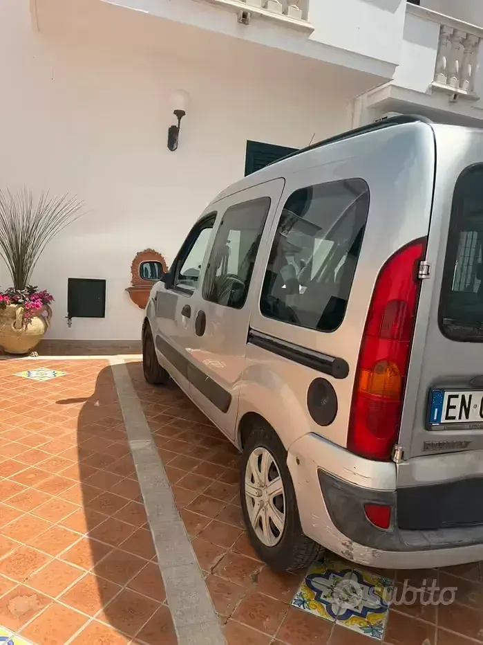 Usata Renault Kangoo 82 CV (60 kW) 2002 Monovolume