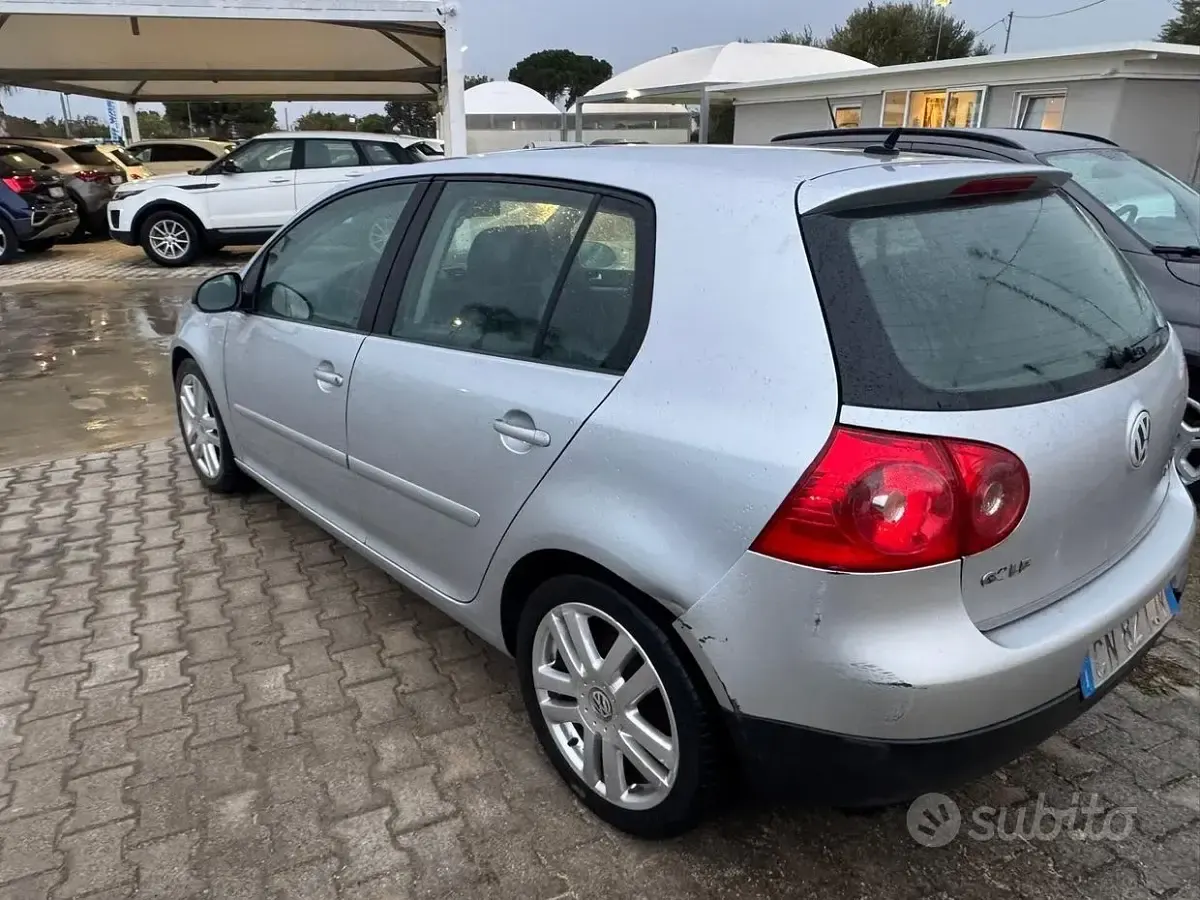 Usata VW Golf IV Comfortline 140 CV (102 kW) 2005 Grigio Berlina