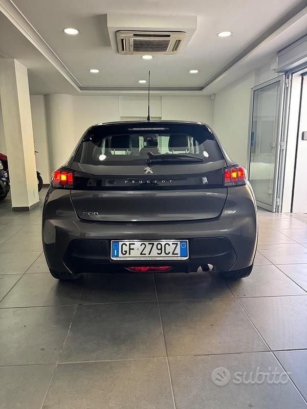 Usata Peugeot 208 Active 75 CV (55 kW) 2021 Grigio Utilitaria
