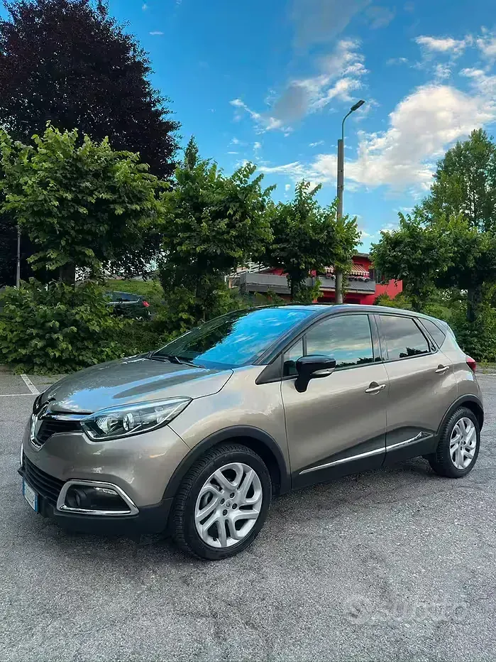 Usata Renault Captur 90 CV (66 kW) 2014 Giallo SUV