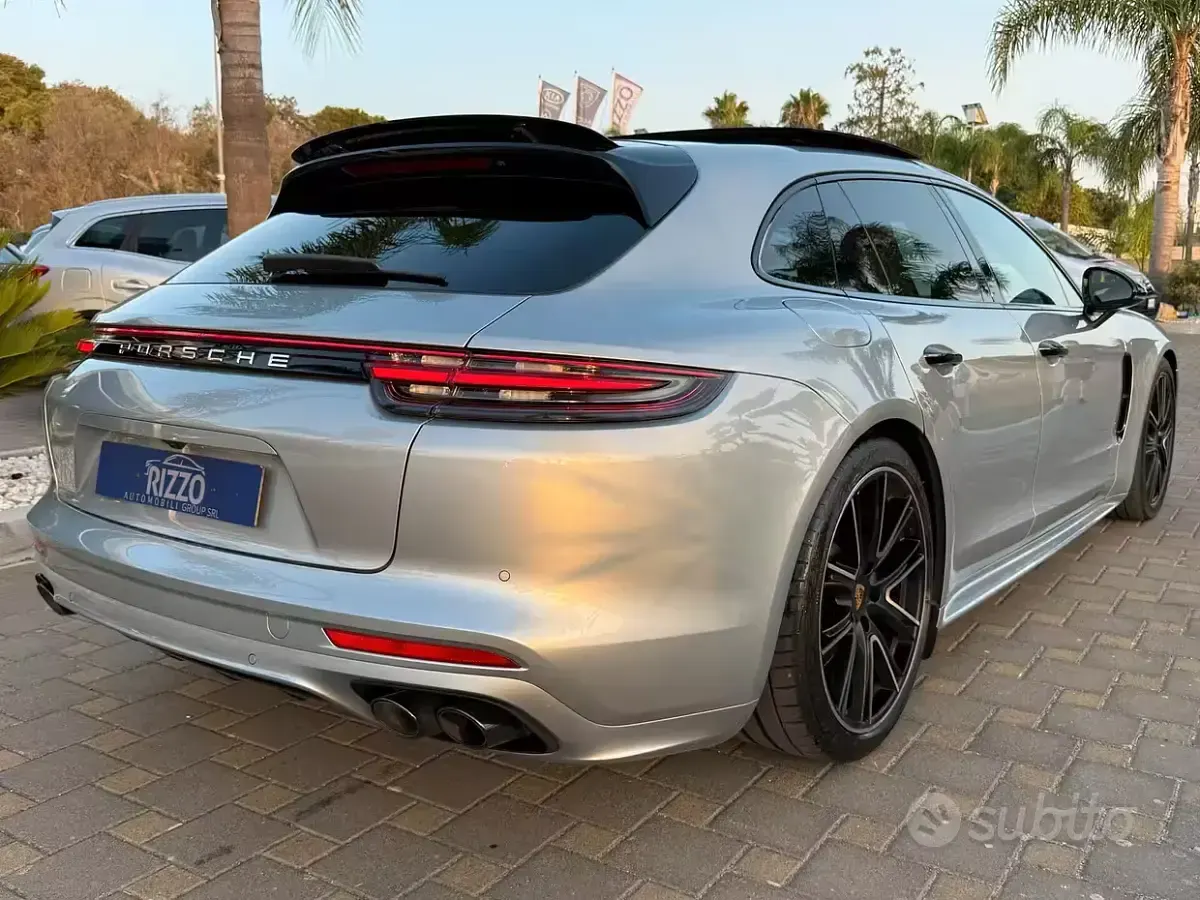 Usata Porsche Panamera Sport Turismo 441 CV (324 kW) 2021 Grigio Station wagon