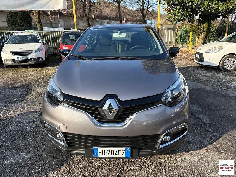 Usata Renault Captur Intens 90 CV (66 kW) 2016 Grigio SUV