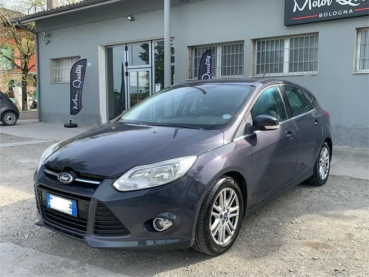 Usata Ford Focus Titanium 116 CV (85 kW) 2012 Blu Berlina