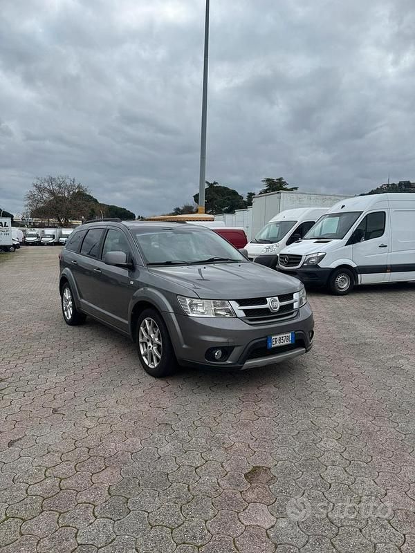 Usata Fiat Freemont 170 CV (125 kW) 2013 Grigio SUV