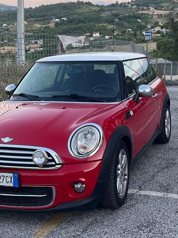 Usata Mini Cooper D 111 CV (81 kW) 2011 Rosso Utilitaria