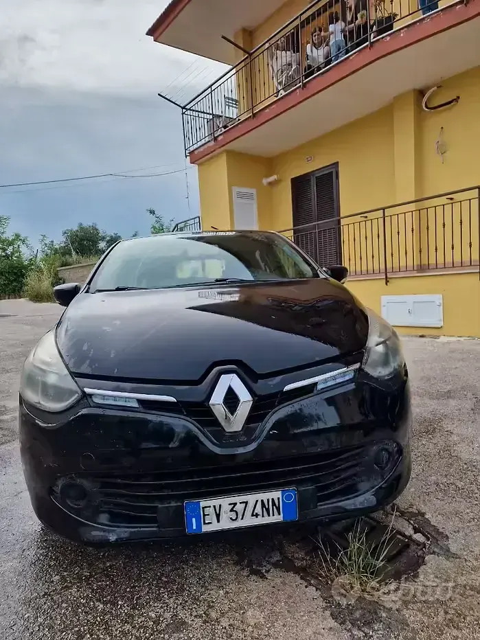 Usado Renault Clio IV 75 CV (55 kW) 2014 Negro Berlina