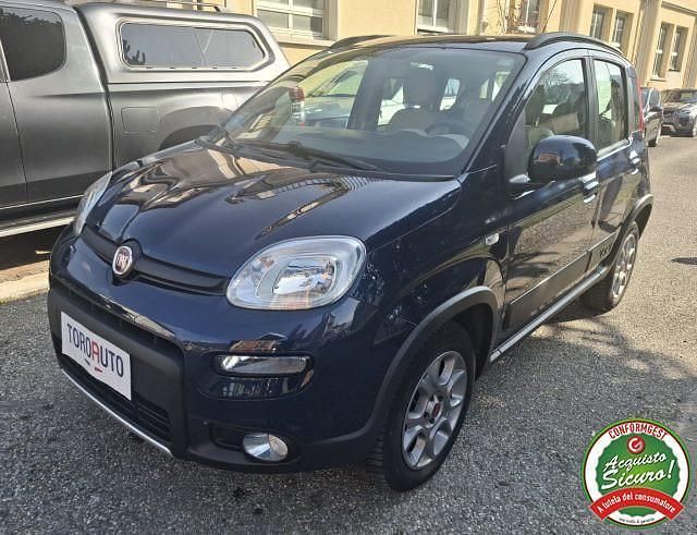 Usata Fiat Panda 4x4 S 84 CV (61 kW) 2014 Blu Utilitaria