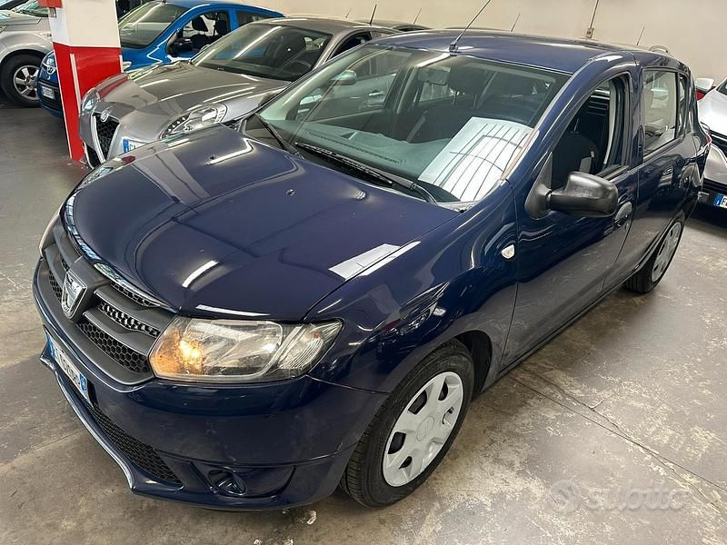 Usata Dacia Sandero Ambiance 75 CV (55 kW) 2014 Blu Utilitaria