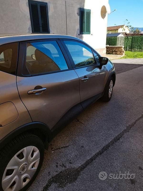 Gebraucht Renault Captur 120 PS (88 kW) 2015 Braun SUV