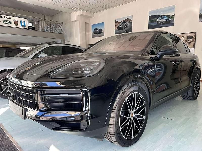 Nero cromelite Usata 2024 Porsche Cayenne Coupe Coupé | 116.900 € - Immagine 1/4