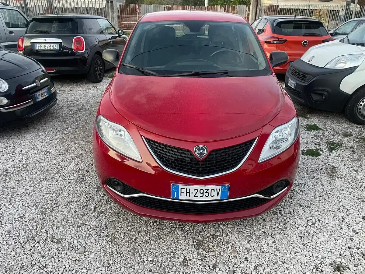 Usata Lancia Ypsilon 95 CV (69 kW) 2017 Rosso Utilitaria