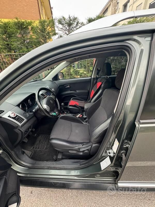 Usata Peugeot 4007 156 CV (114 kW) 2009 Verde SUV