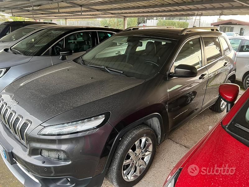 Usata Jeep Cherokee 170 CV (125 kW) 2015 Grigio SUV