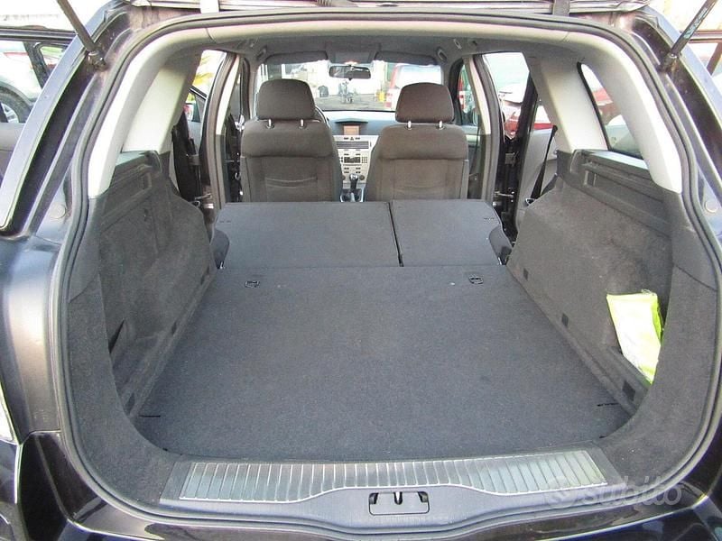 Usata Opel Astra 115 CV (84 kW) 2009 Nero Station wagon