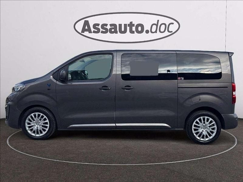 Usata Peugeot Traveller Allure 150 CV (110 kW) 2018 Grigio metallizzato Monovolume