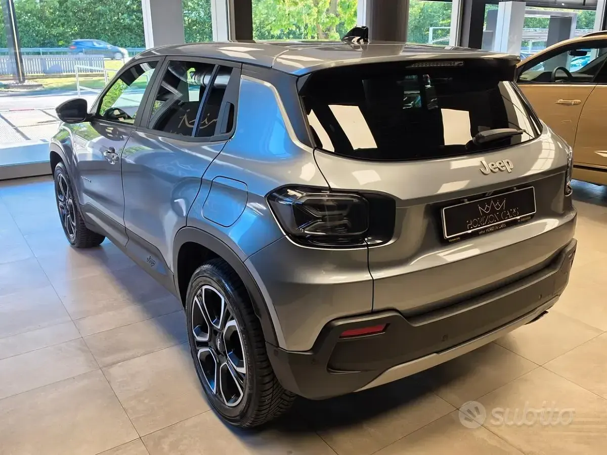 Usata Jeep Avenger Summit 101 CV (74 kW) 2024 Grigio SUV