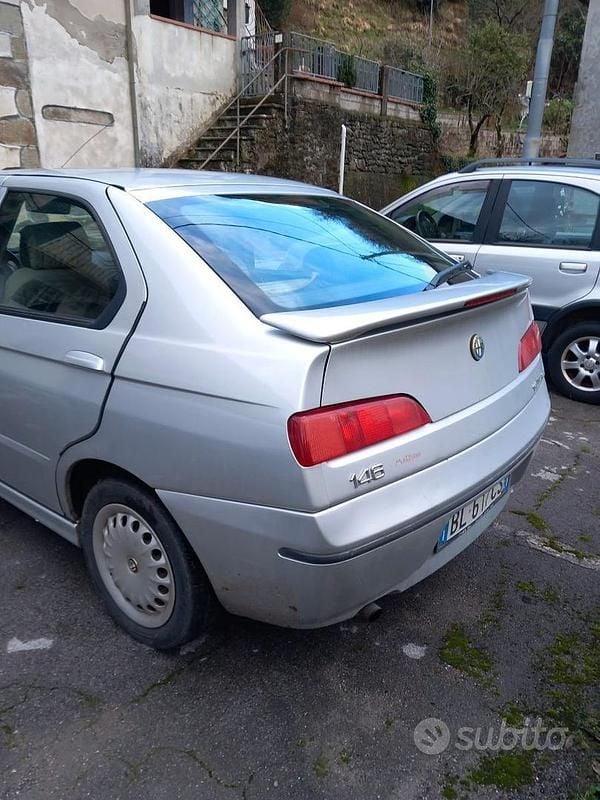 Second-hand Alfa Romeo 146 103 CP (75 kW) 2000 Gri Hatchback